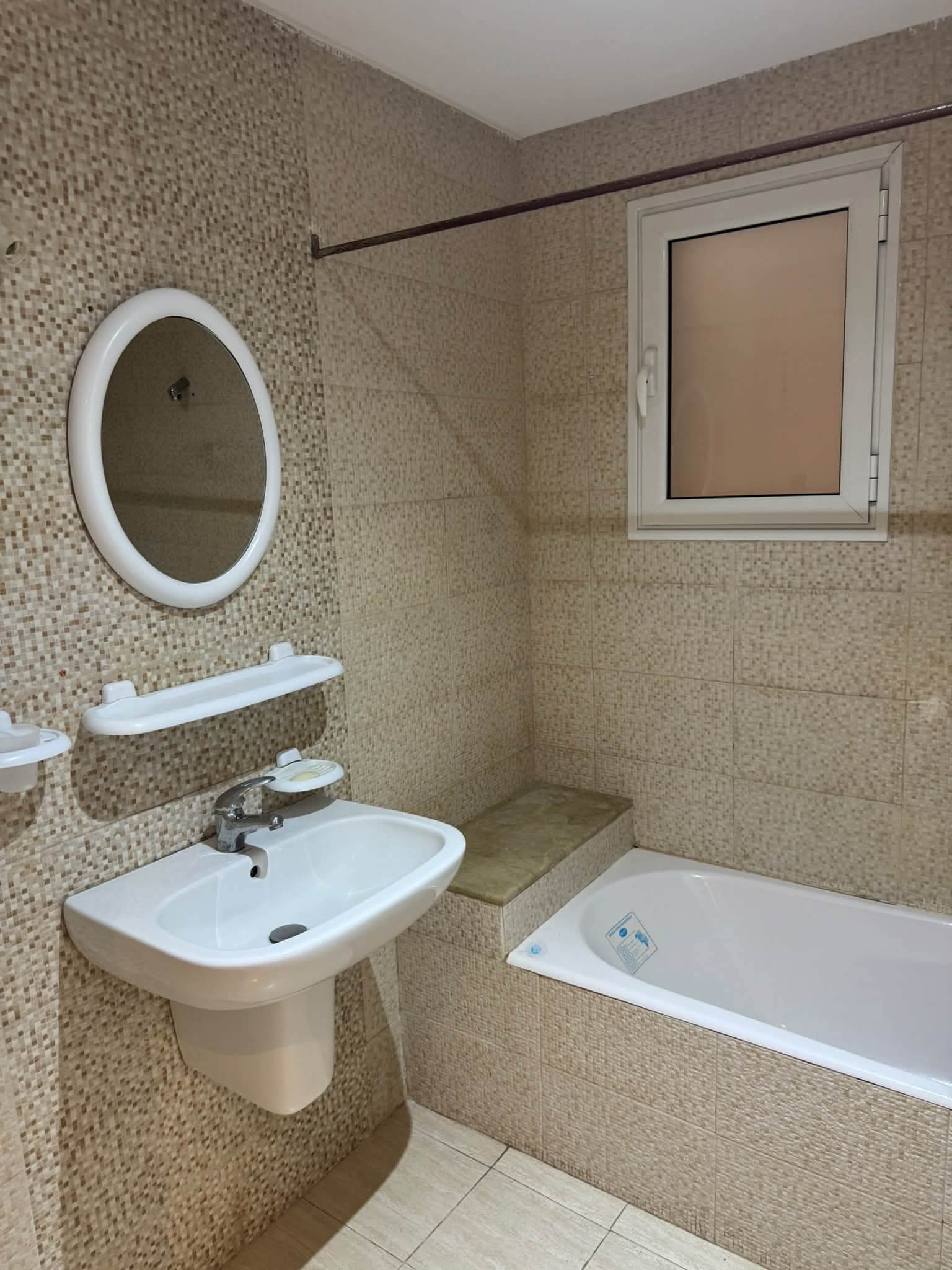 El Mourouj&nbsp;El Mourouj&nbsp;Vente&nbsp;Appart. 3 pi�ces&nbsp;Appartement m 4 en face metro
