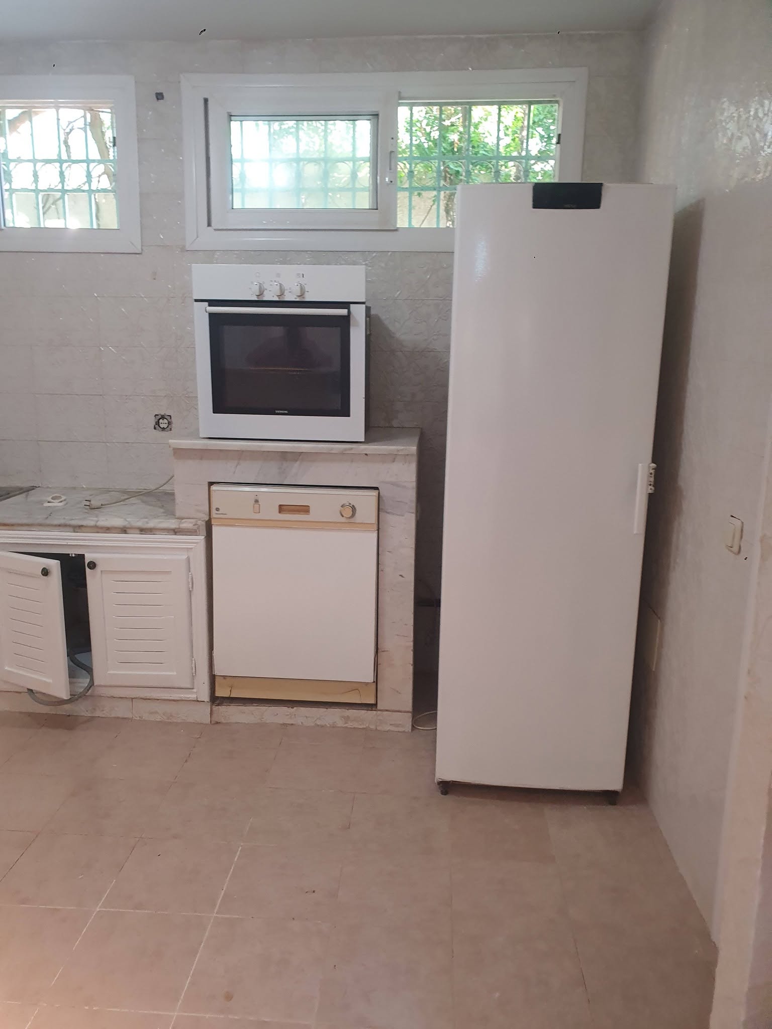 El Menzah&nbsp;El Manar 1&nbsp;Location&nbsp;Appart. 1 pi�ce&nbsp;Super rdc de villa avec entr�e ind�pendant