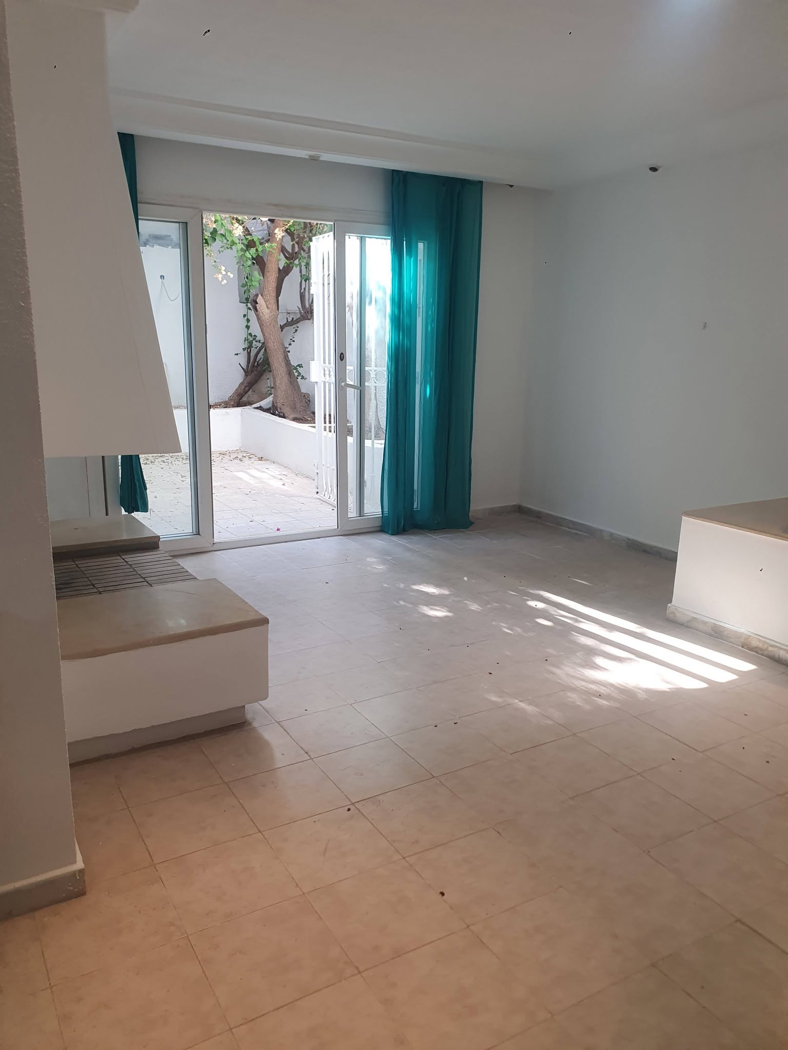 El Menzah&nbsp;El Manar 1&nbsp;Location&nbsp;Appart. 1 pi�ce&nbsp;Super rdc de villa avec entr�e ind�pendant