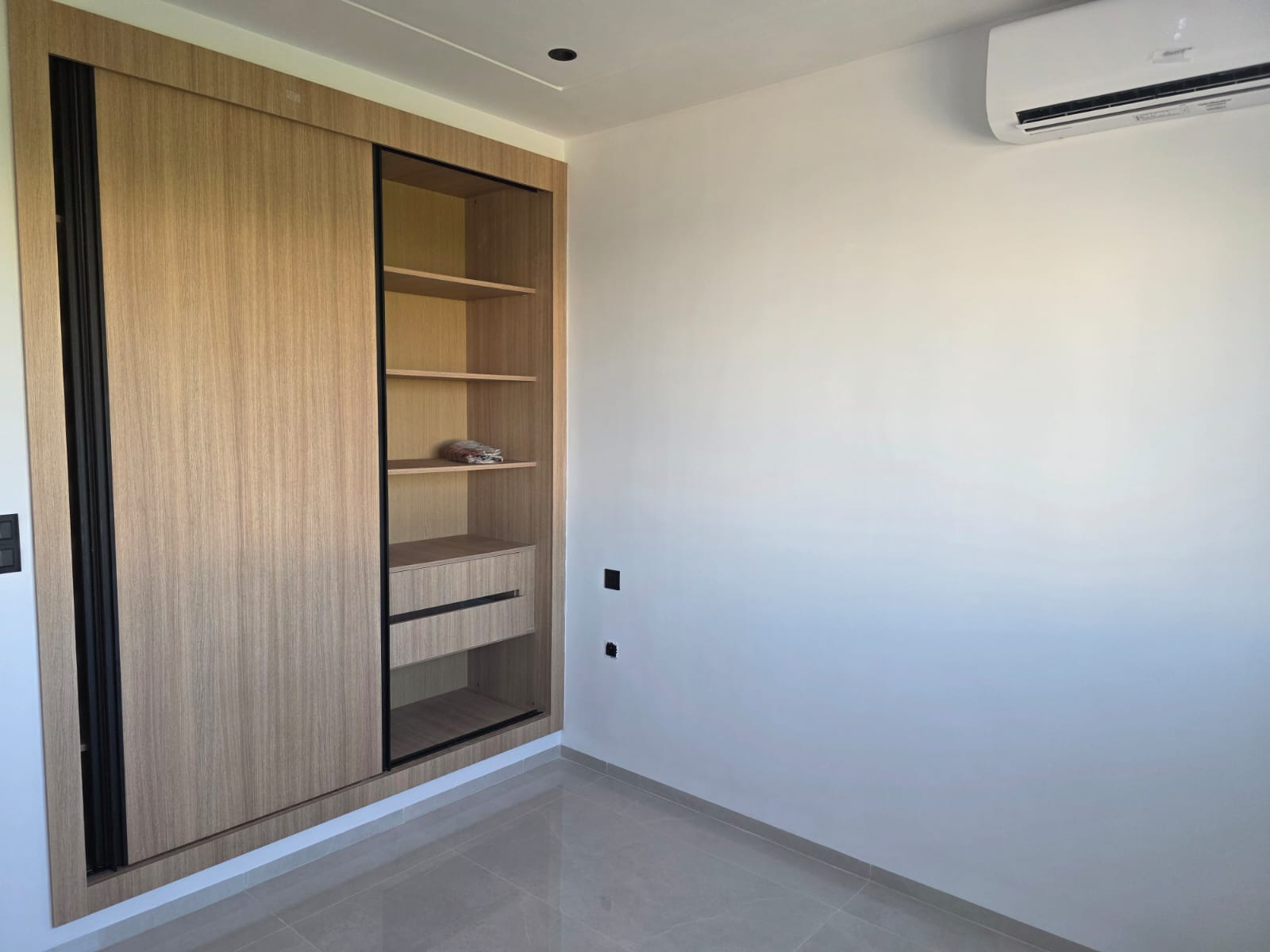 La Soukra&nbsp;Chotrana 1&nbsp;Vente&nbsp;Appart. 2 pi�ces&nbsp;Disponible salon plus 2 a chotrana 1 la soukra